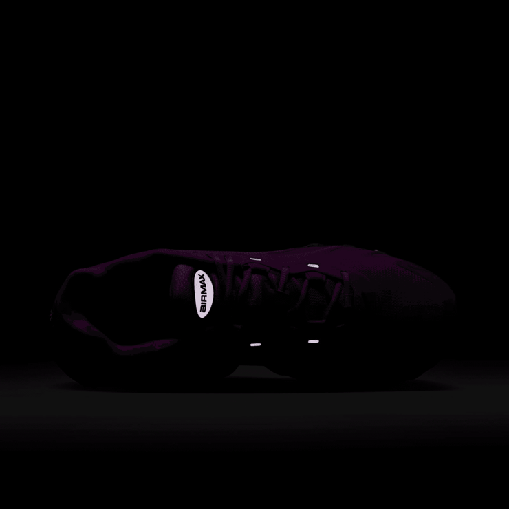 Nike Air Max DN8 Vivid Purple Angle 6