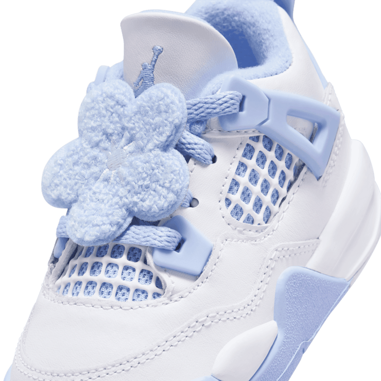 Air Jordan 4 Retro Forget Me Not (TD) Angle 4