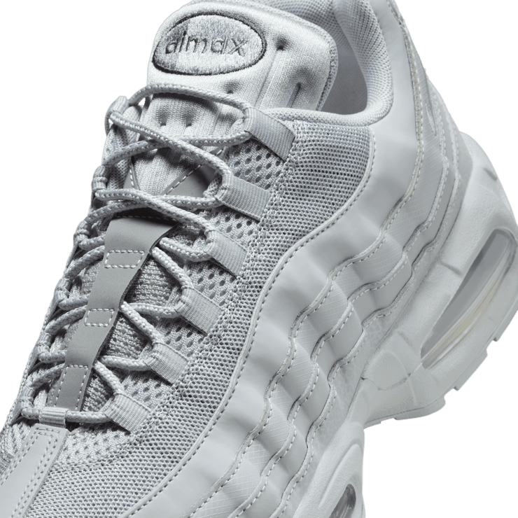 Nike Air Max 95 OG Wolf Grey Angle 4