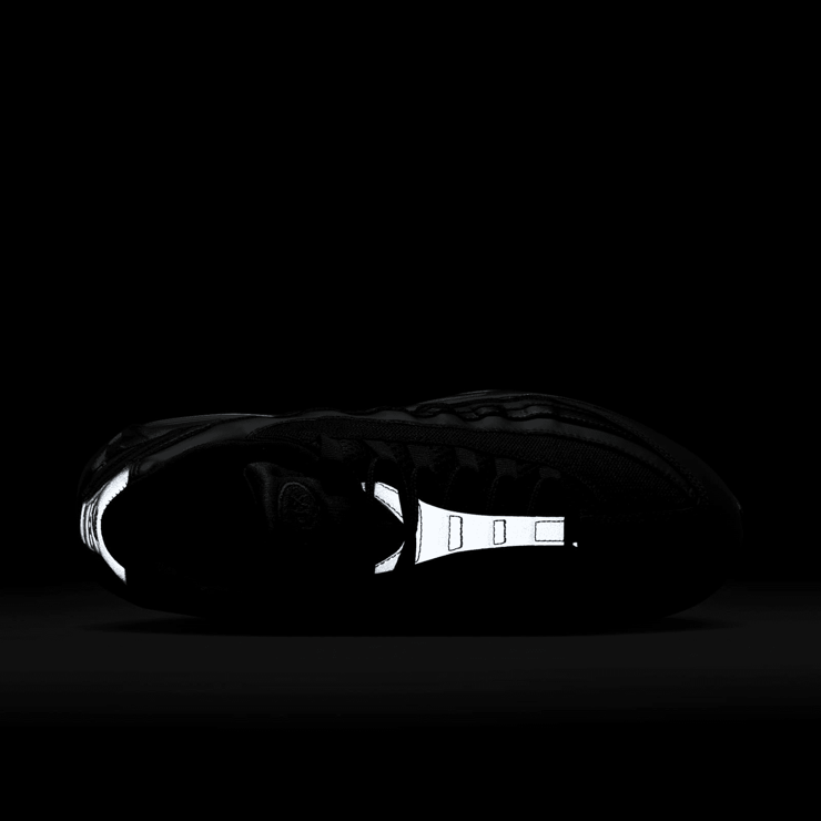 Nike Air Max 95 OG Black Anthracite Angle 6
