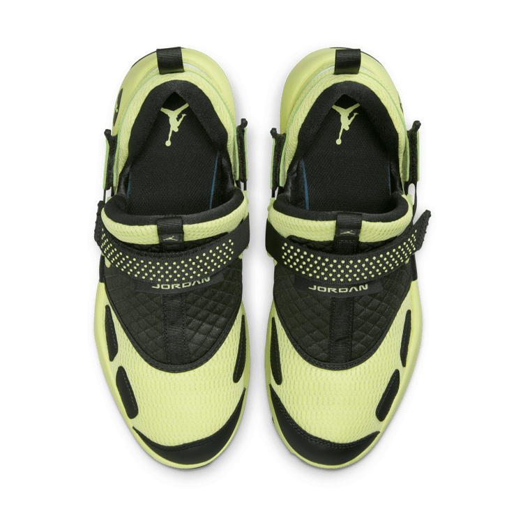 Jordan Trunner LX Luminous Green (W) Angle 8