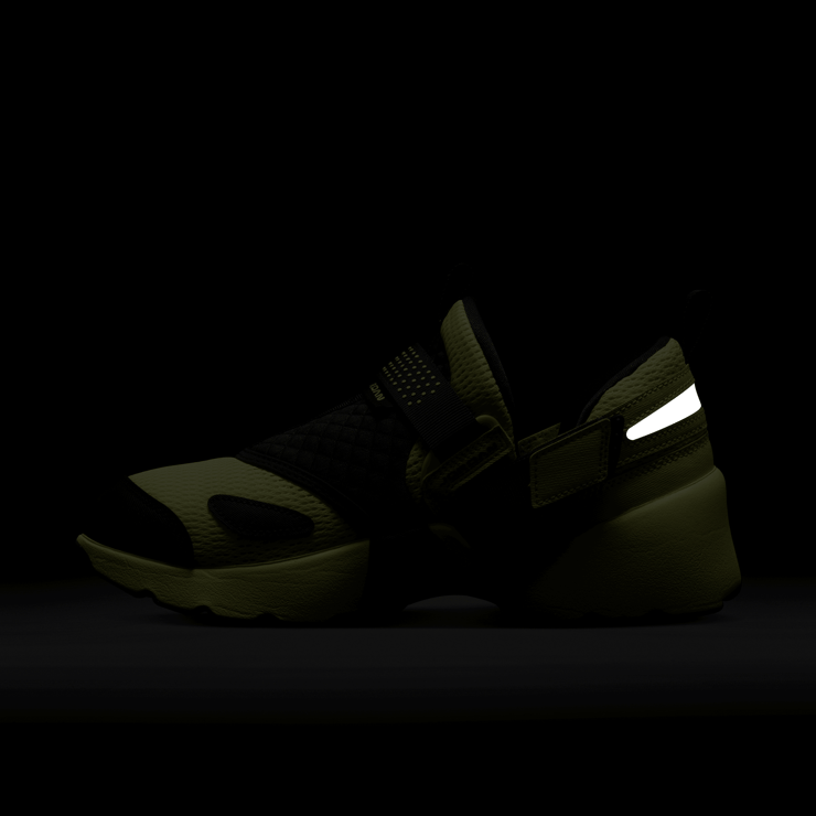 Jordan Trunner LX Luminous Green (W) Angle 1