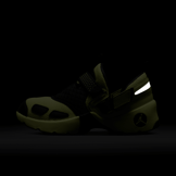 Jordan Trunner LX Luminous Green (W) Angle 4