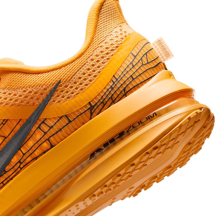 Nike Pegasus Premium Modern Mayfly Angle 4