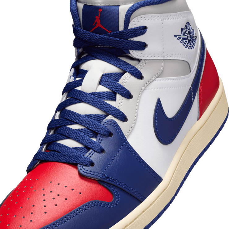 Air Jordan 1 Mid Rare Air Angle 4