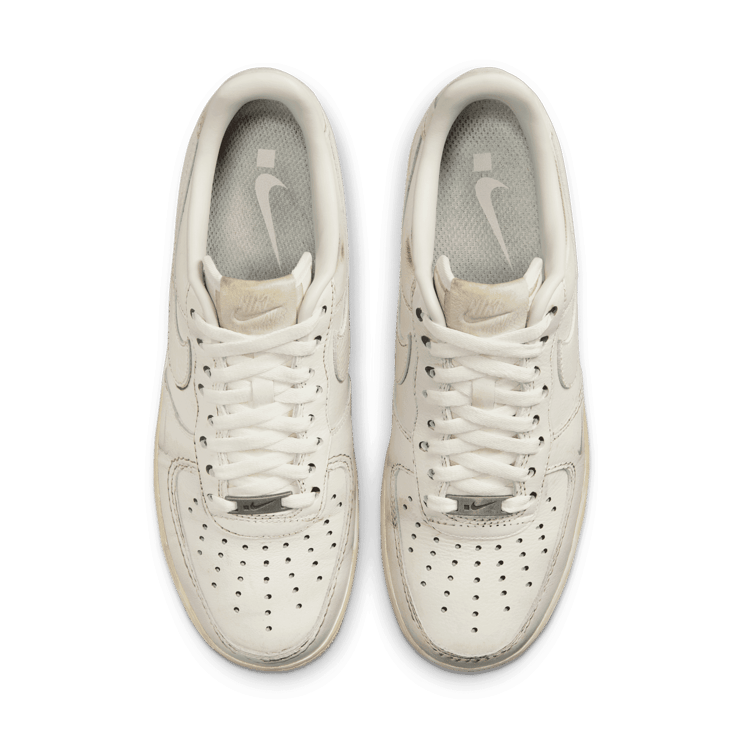 Nike Air Force 1 Low .SWOOSH Dirty Triple White Angle 1