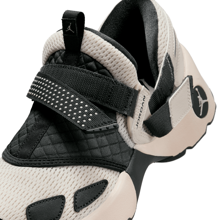 Jordan Trunner LX Light Orewood Brown (W) Angle 7