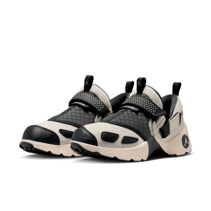 Jordan Trunner LX Light Orewood Brown (W) Angle 4