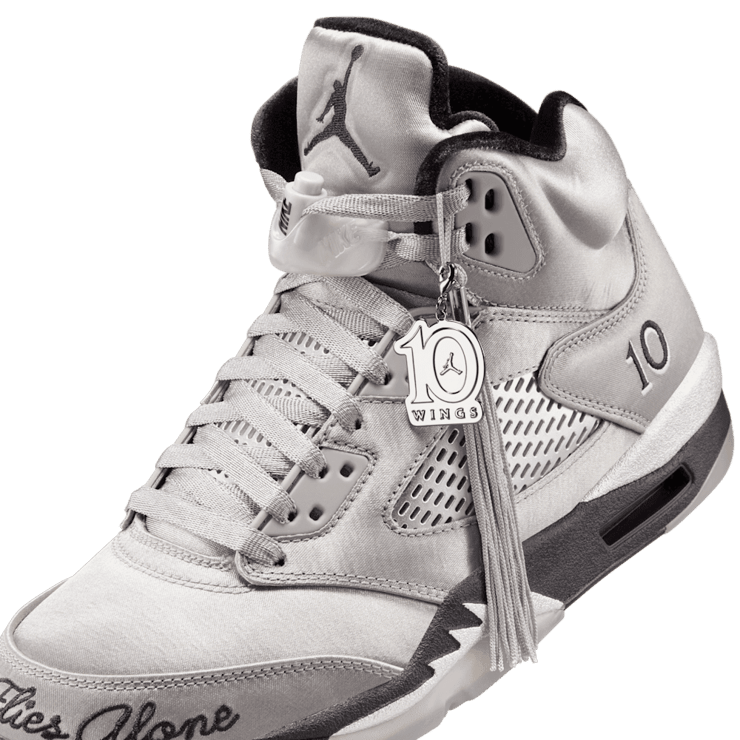 Air Jordan 5 Retro Wings (W) Angle 4