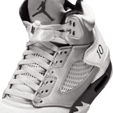Air Jordan 5 Retro Wings (W) Angle 3