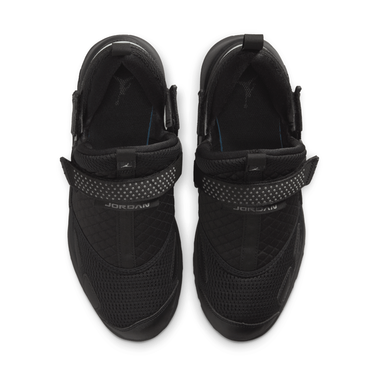 Jordan Trunner LX Triple Black (W) Angle 6