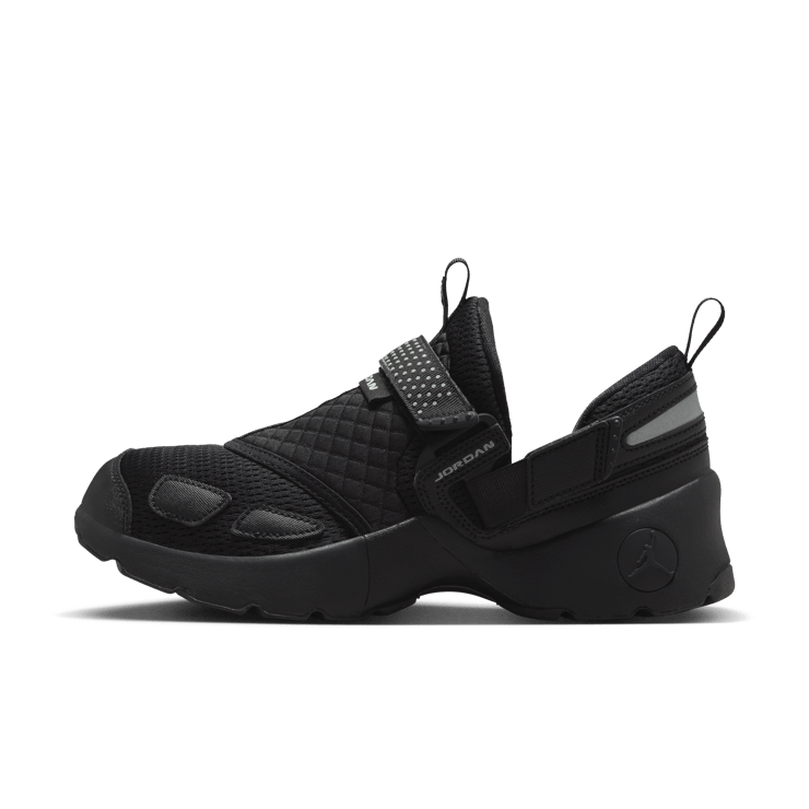 Jordan Trunner LX Triple Black (W) Angle 1