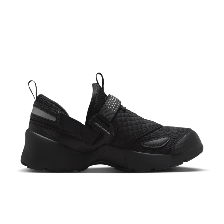 Jordan Trunner LX Triple Black (W) Angle 0