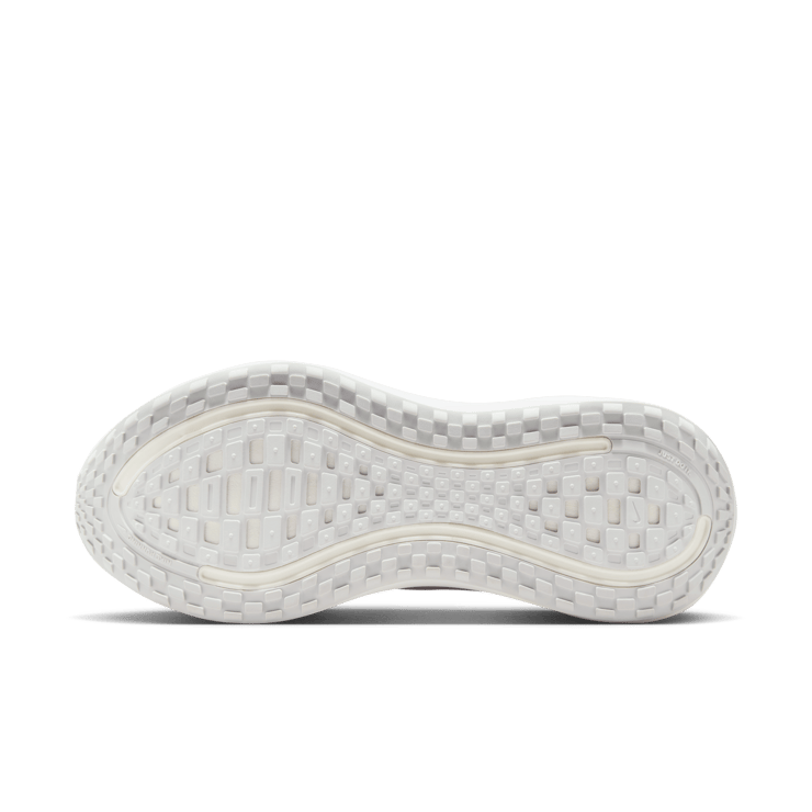 Nike Vomero Plus Triple White (W) Angle 1