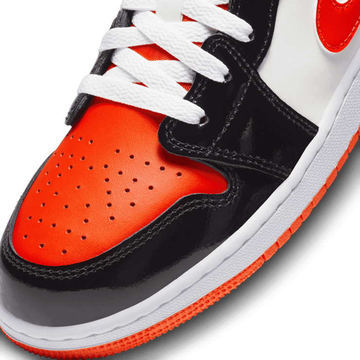Air Jordan 1 Low Team Orange Black (GS) Angle 4