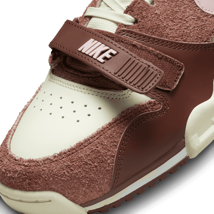 Nike Air Trainer 1 Valentine's Day (2023) Angle 4