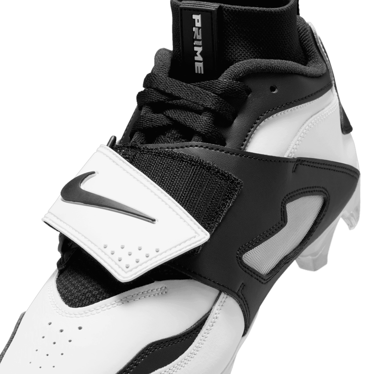 Nike Diamond Turf 93 TD White Black Angle 1