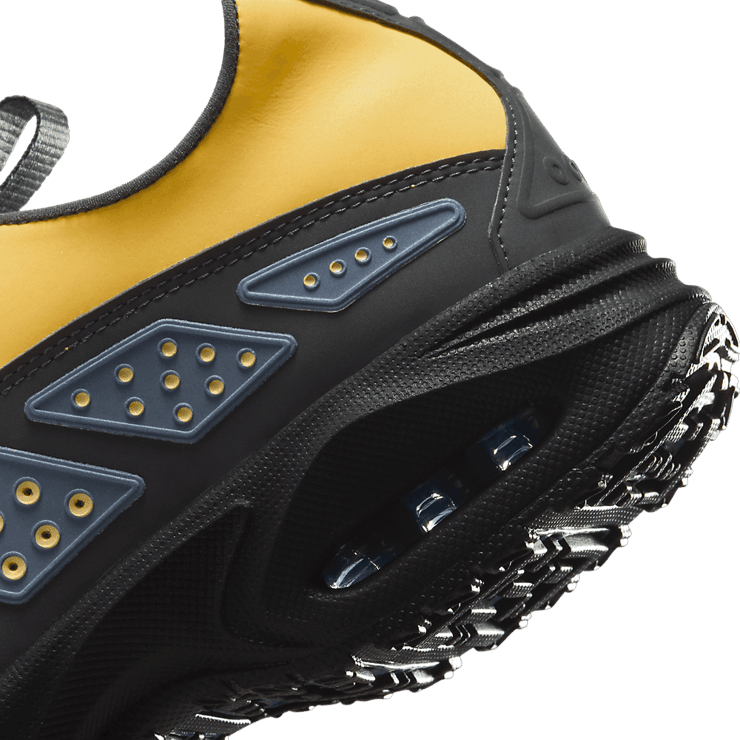 Nike Air Max Sunder Saturn Gold (W) Angle 4