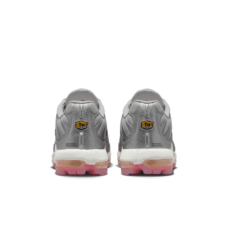 Nike Air Max Plus Golf US Open Angle 1