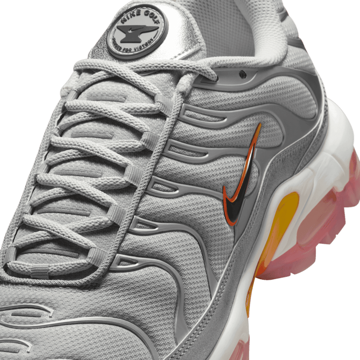 Nike Air Max Plus Golf US Open Angle 2