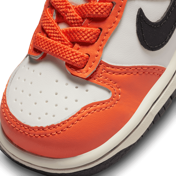 Nike Dunk Low Patent Halloween (TD) Angle 4