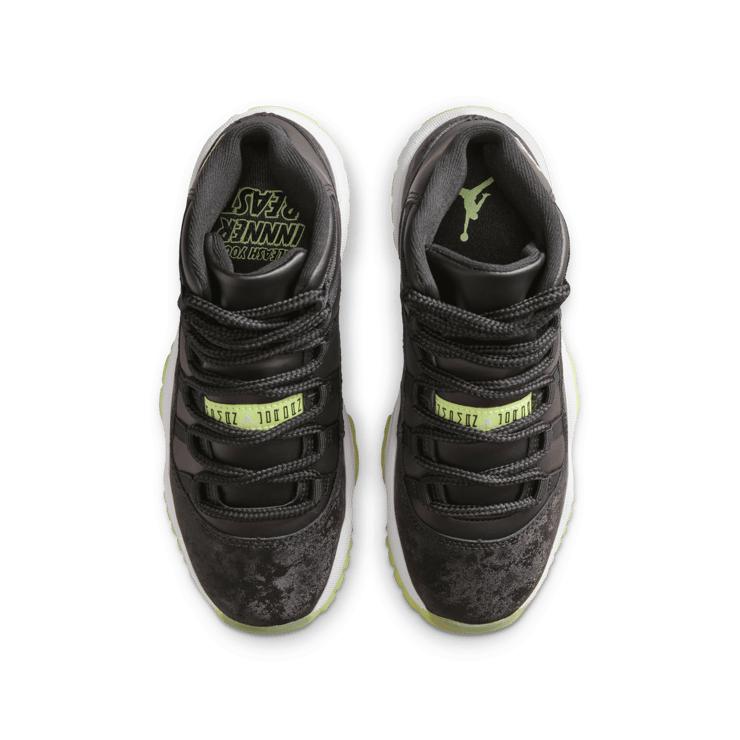 Air Jordan 11 Retro Black Dark Raisin (GS) Angle 5