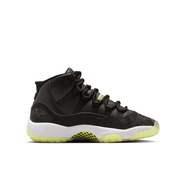 Air Jordan 11 Retro Black Dark Raisin (GS) Angle 1