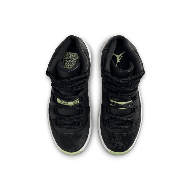 Air Jordan 11 Retro Black Dark Raisin (PS) Angle 8