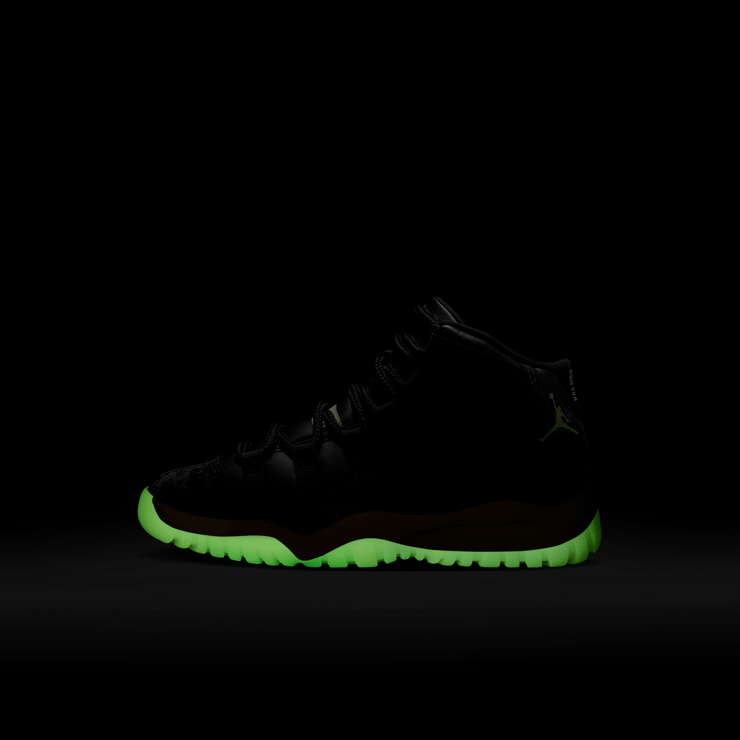 Air Jordan 11 Retro Black Dark Raisin (PS) Angle 0