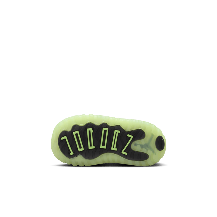 Air Jordan 11 Retro Black Dark Raisin (TD) Angle 6