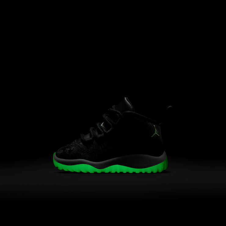 Air Jordan 11 Retro Black Dark Raisin (TD) Angle 0