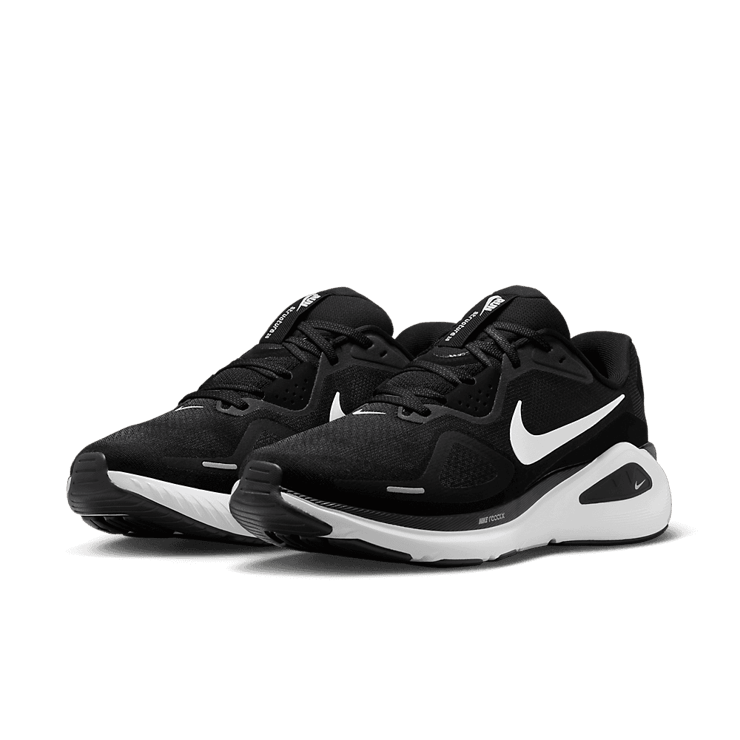 Nike Structure 26 Black White Angle 1