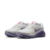 Nike Structure 26 Summit White Wild Grape (W) Angle 2