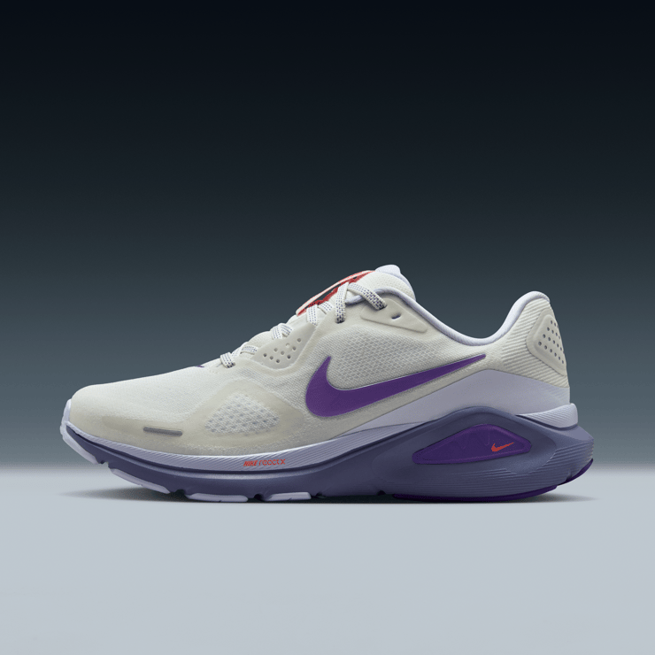 Nike Structure 26 Summit White Wild Grape (W) Angle 5