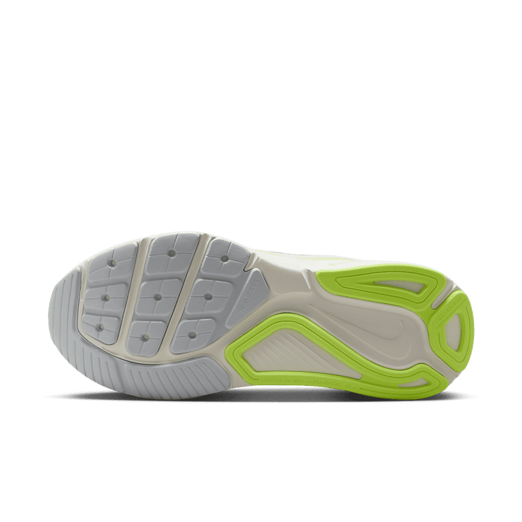 Nike Structure 26 Summit White Barely Volt (W) Angle 0