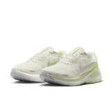 Nike Structure 26 Summit White Barely Volt (W) Angle 1