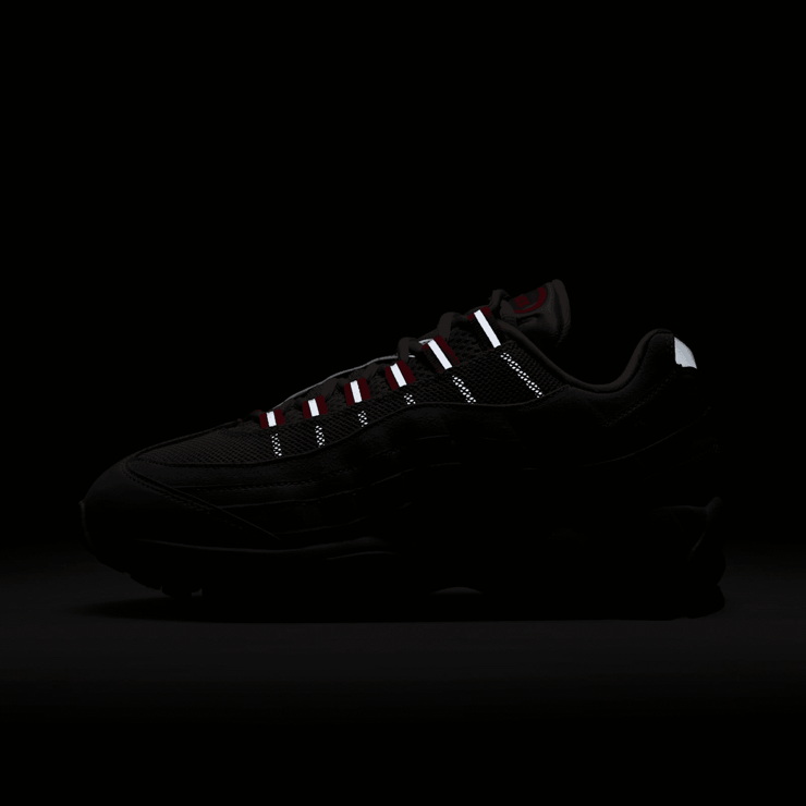 Nike Air Max 95 Vast Grey Hyper Pink (W) Angle 2