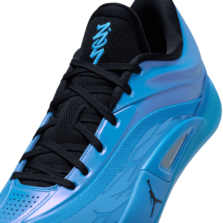 Jordan Zion 4 Iridescence Angle 2