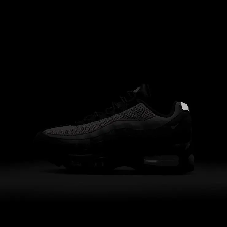 Nike Air Max 95 OG Black Bright Crimson (GS) Angle 0
