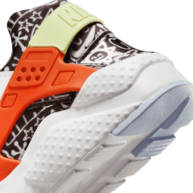 Nike Air Huarache Run SE Doodles (GS) Angle 5