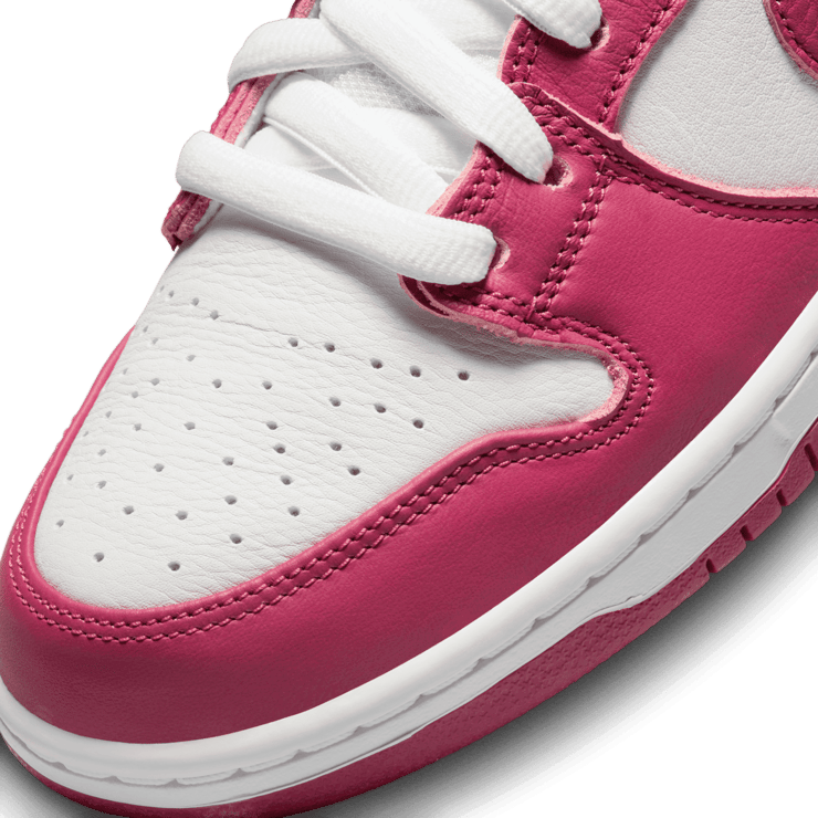 Nike SB Dunk High Sweet Beet Angle 4