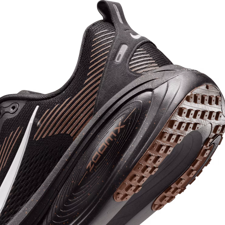 Nike Vomero 18 Coffee Bean Angle 5