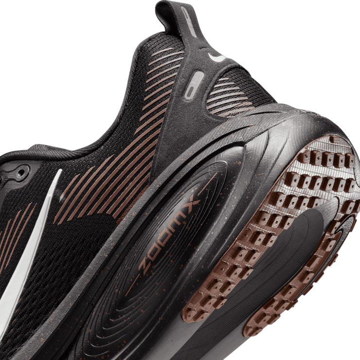 Nike Vomero 18 Coffee Bean Angle 5