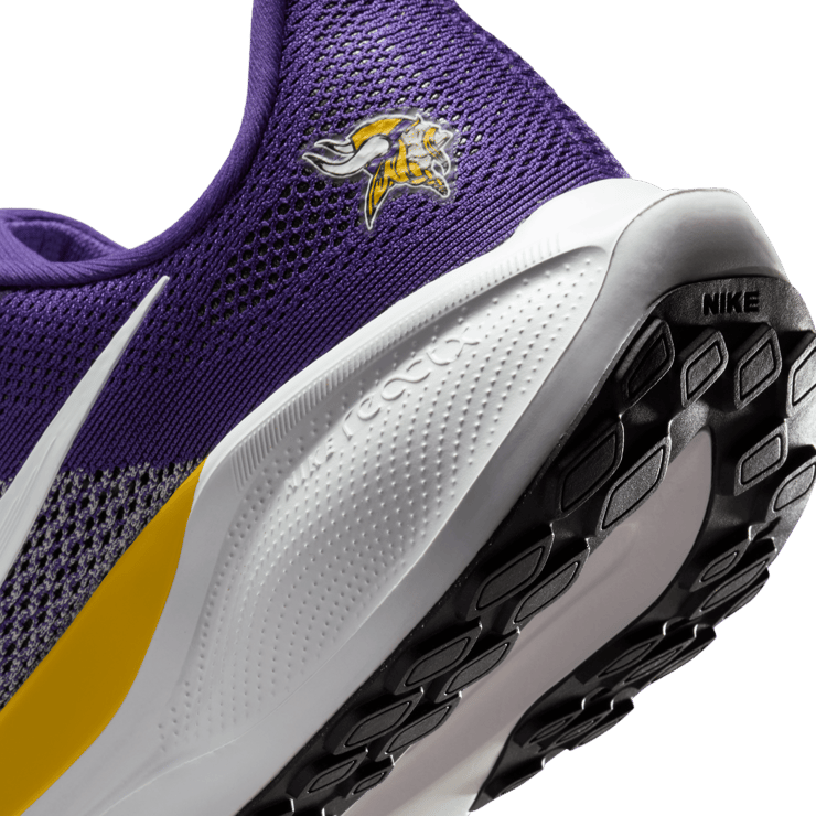 Nike Pegasus 41 NFL Minnesota Vikings Angle 6