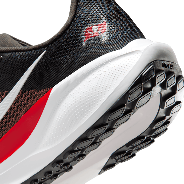 Nike Pegasus 41 NFL Tampa Bay Buccaneers Angle 7