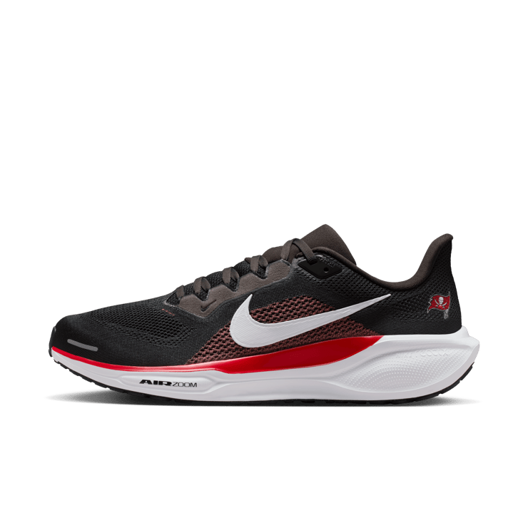 Nike Pegasus 41 NFL Tampa Bay Buccaneers Angle 4