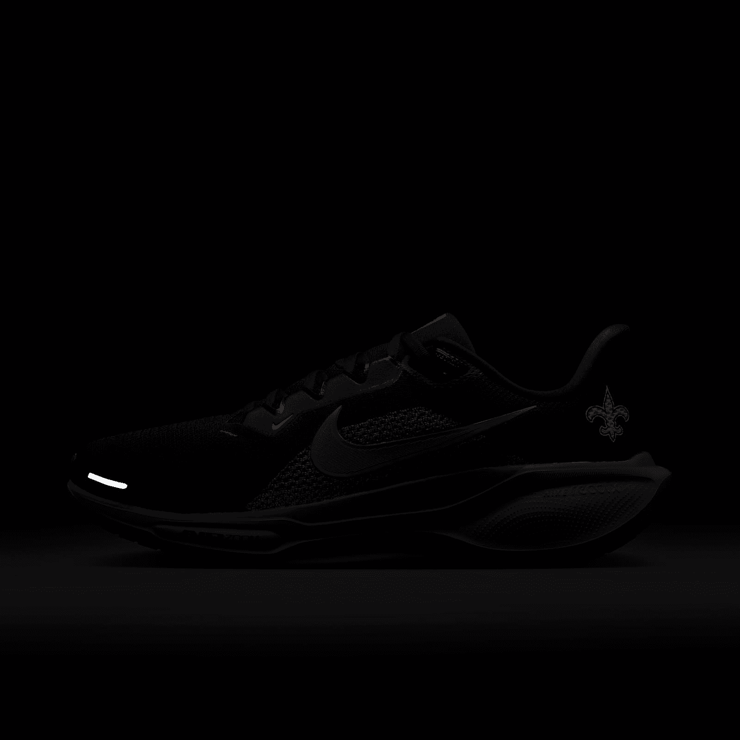 Nike Pegasus 41 NFL New Orleans Saints Angle 2