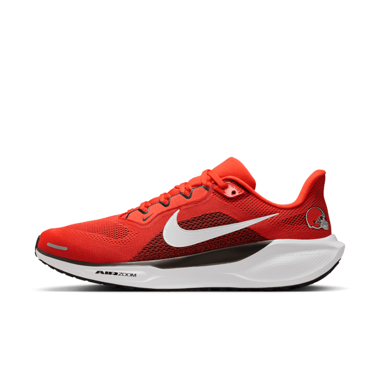 Nike Pegasus 41 NFL Cleveland Browns Angle 4
