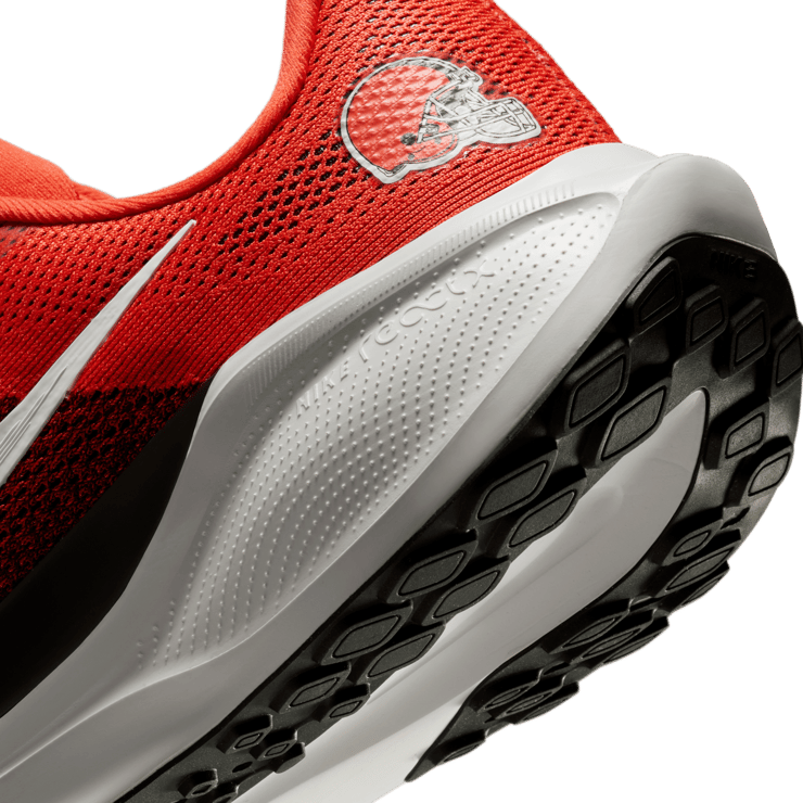 Nike Pegasus 41 NFL Cleveland Browns Angle 6