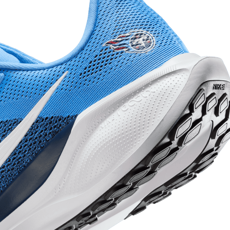 Nike Pegasus 41 NFL Tennessee Titans Angle 6